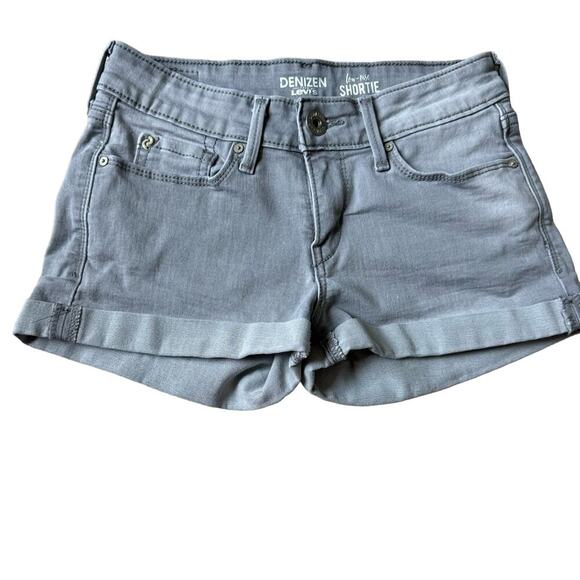 Denzin Low Rize Shortie, Levis Shorts, Womens size 26, gray - Picture 1 of 4